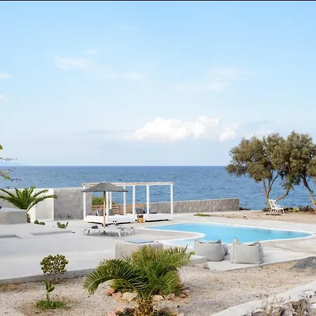 Beltramo Santorini 2 Bedroom Private Pool Вилла