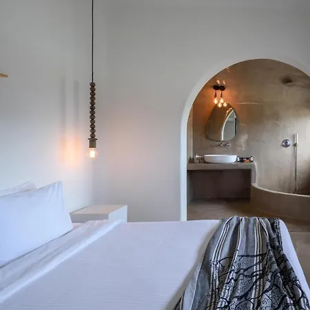 Вилла Beltramo Santorini 2 Bedroom Private Pool
